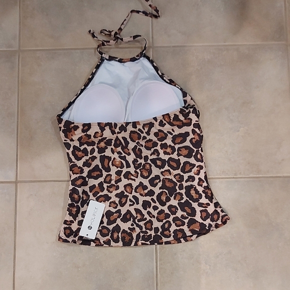Chic Leopard Print Halter Tank Top - Picture 4 of 6